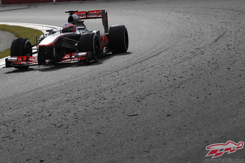 Jenson Button en la penúltima curva de Corea