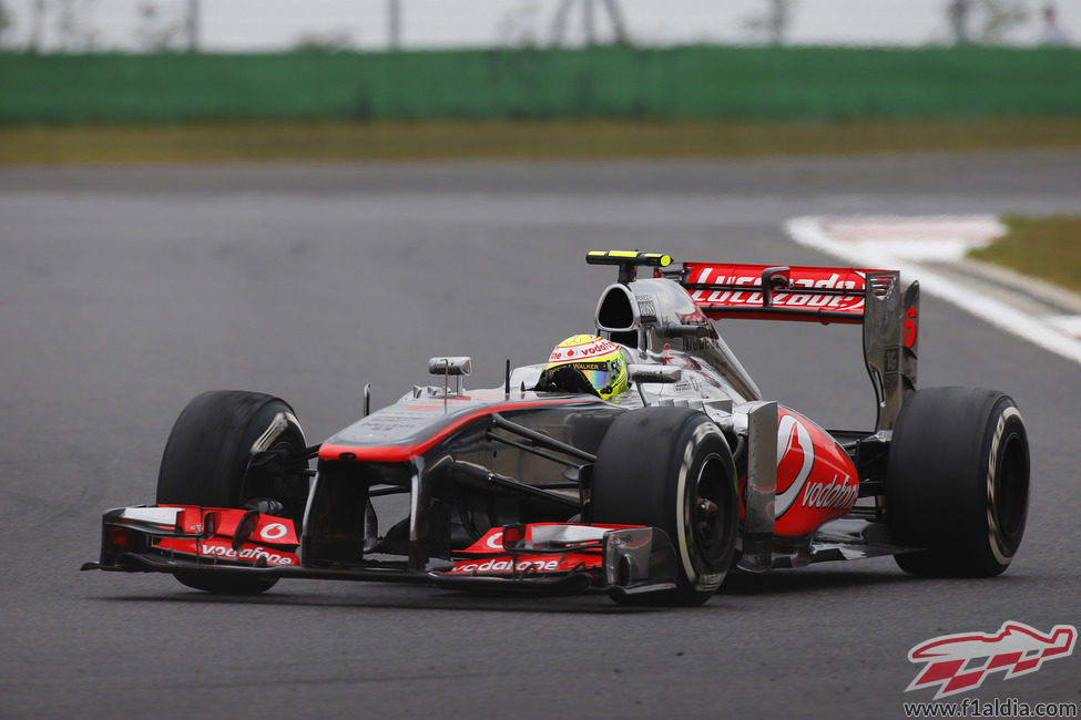 Sergio Pérez consiguió puntuar pese al reventón