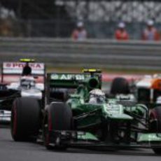 Giedo Van der Garde por delante de un Williams en Corea