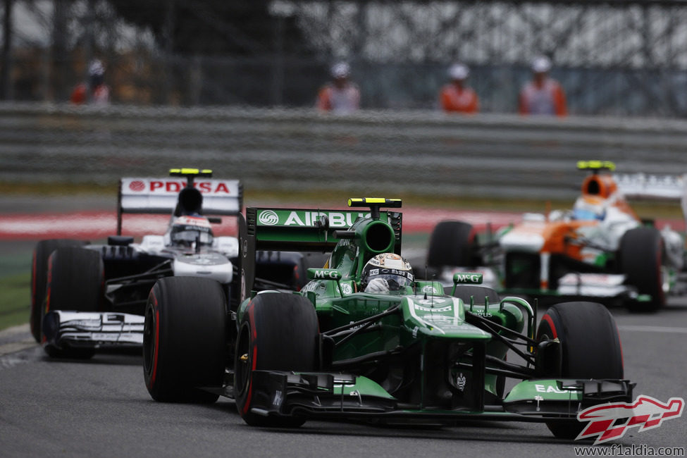 Giedo Van der Garde por delante de un Williams en Corea