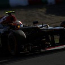 Romain Grosjean aparece entre las sombras