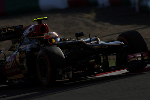 Romain Grosjean aparece entre las sombras