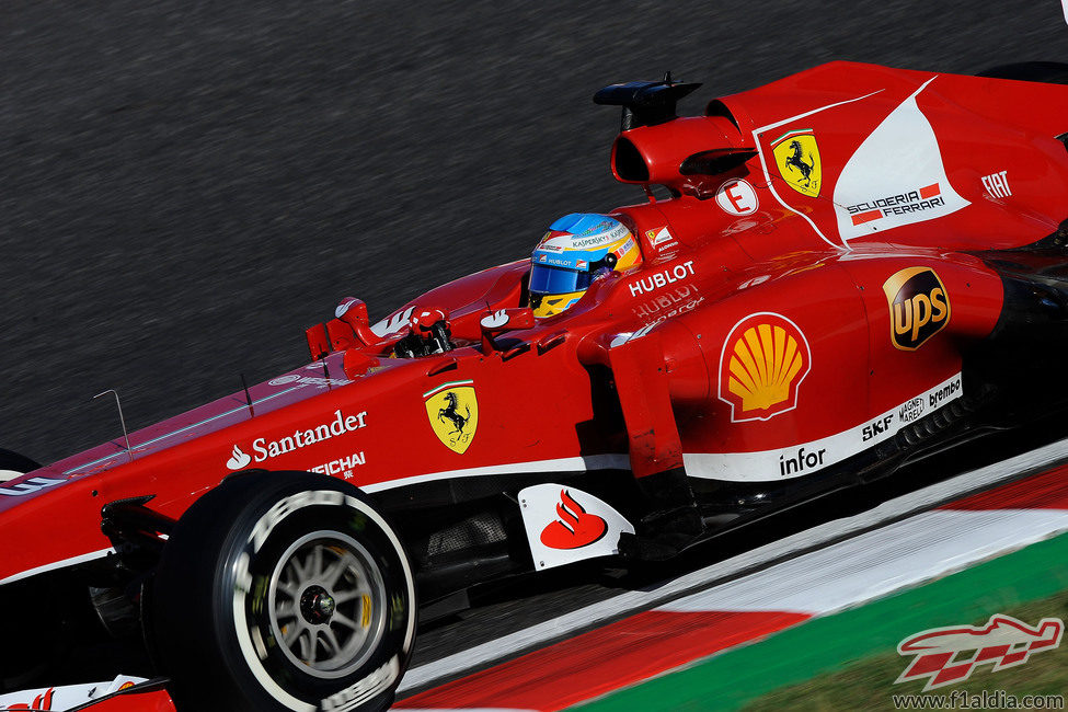 Fernando Alonso prueba el medio en Suzuka