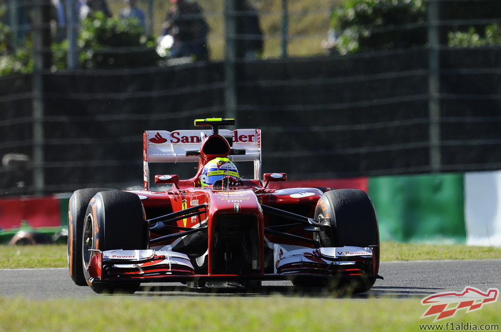 Plano frontal del coche de Felipe Massa