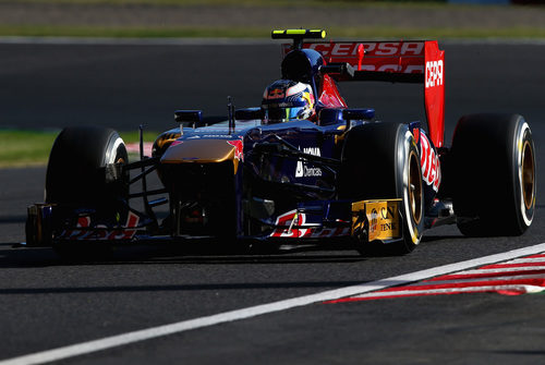 Daniel Ricciardo avanza con el compuesto medio