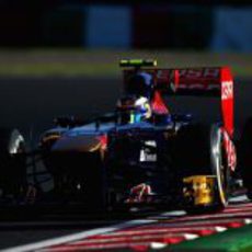 Daniel Ricciardo roza los pianos de Suzuka