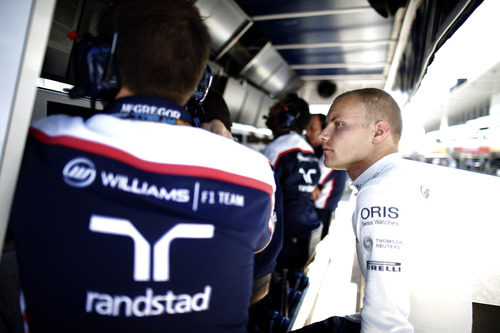 Valtteri Bottas en el muro de Williams