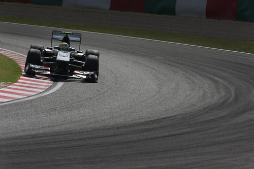 Curva en Suzuka para Esteban Gutiérrez