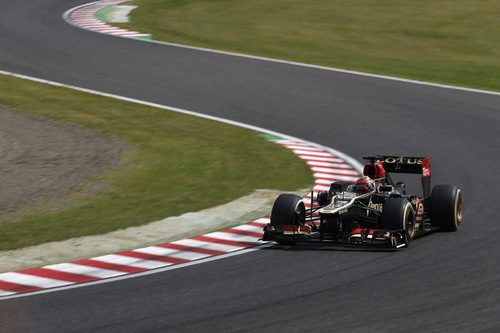 Kimi Räikkönen en las 'eses' del circuito de Suzuka durante la clasificación