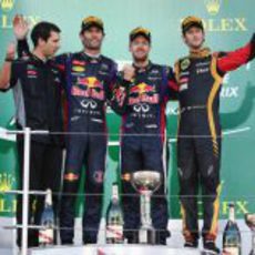 Sebastian Vettel, Mark Webber y Romain Grosjean en el podio