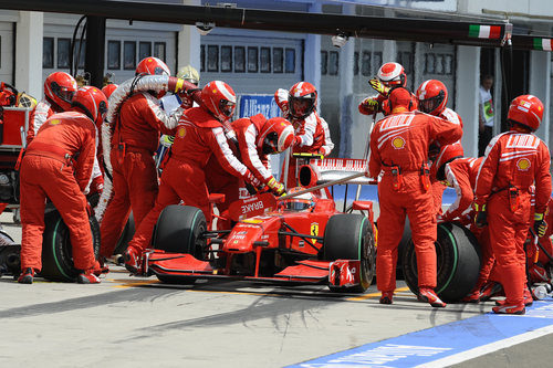 Raikkonen hace una parada