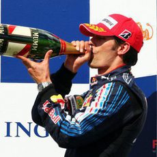 Webber se da un trago