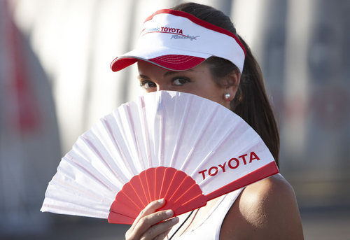 Una chica de Toyota