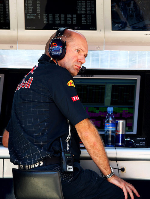 Adrian Newey durante la clasificación