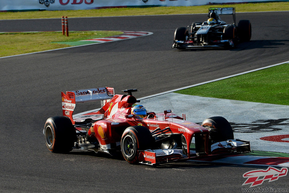 Fernando Alonso rueda con el duro