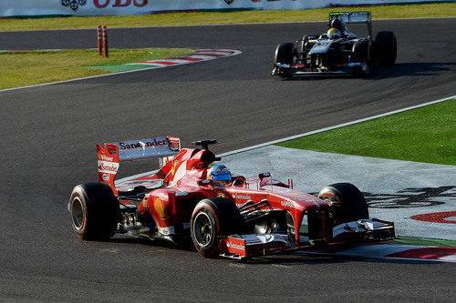 Fernando Alonso rueda con el duro