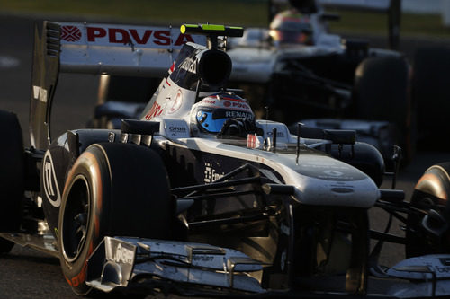 Valtteri Bottas perdió la posición con su compañero al final