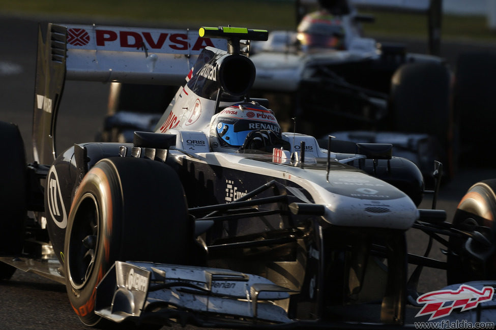 Valtteri Bottas perdió la posición con su compañero al final