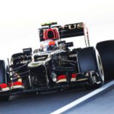 Romain Grosjean luchó por la victoria pero no pudo con Sebastian Vettel