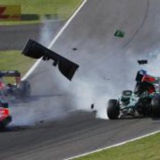 Alerón del coche de Giedo van der Garde por el aire