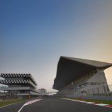 Recta principal del Buddh International Circuit