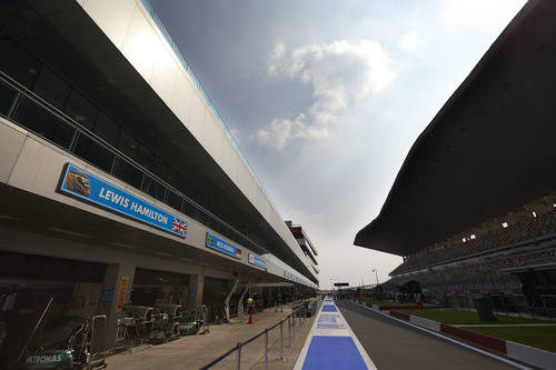 Calle de boxes del circuito de India