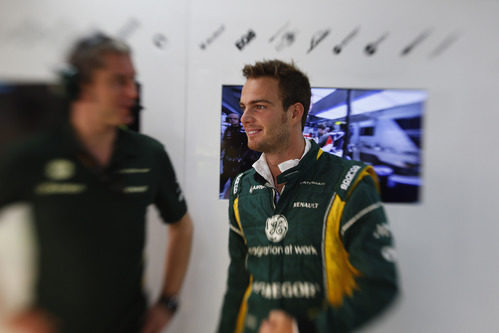 Giedo van der Garde sonríe en el box de Caterham