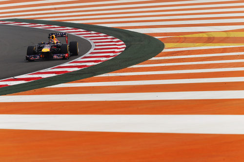 Sebastian Vettel prueba el neumático blando en la India