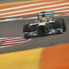 Nico Rosberg, en plena curva del circuito indio