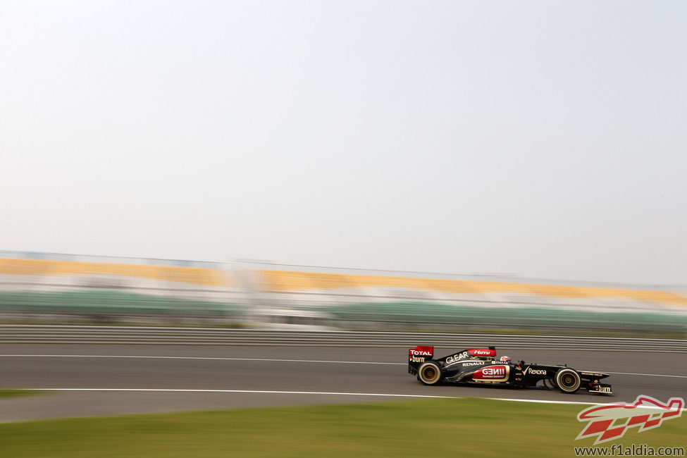 Kimi Räikkönen prueba el compuesto medio de Pirelli en los libres del GP de India