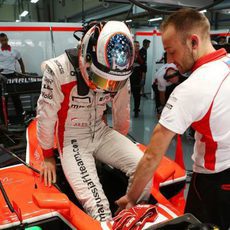 Jules Bianchi se sube al MR02