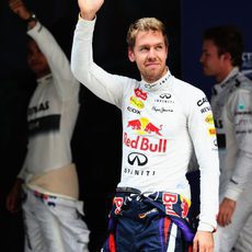 Saludo triunfal de Sebastian Vettel
