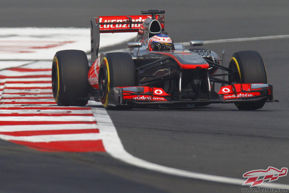 Jenson Button saldrá décimo en la India