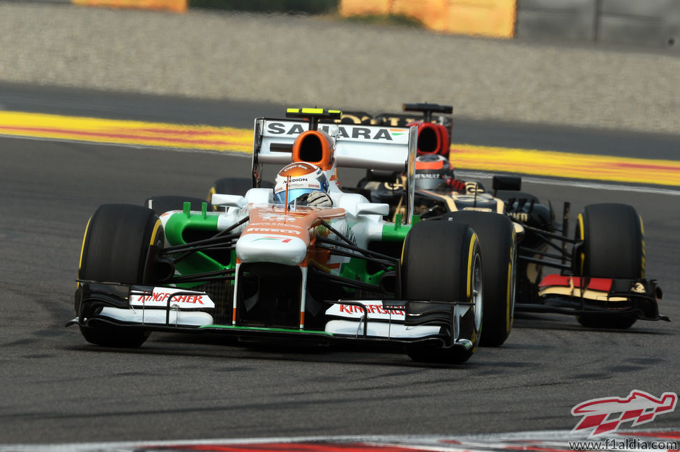 Adrian Sutil, entre el tráfico