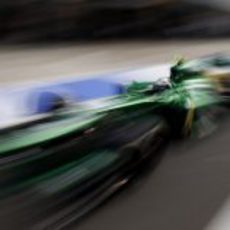 Giedo van der Garde sale del 'pit-lane'