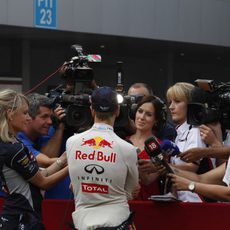 Sebastian Vettel atiende a los medios en la India