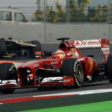 Fernando Alonso rueda durante el GP de India 2013