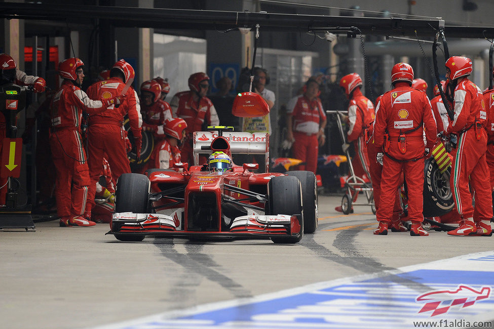 Felipe Massa regresa a la pista tras su parada