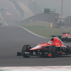 Jules Bianchi llega al final de la recta de atrás