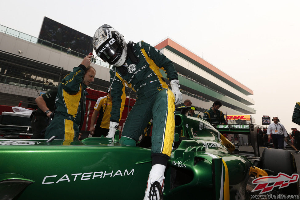 Giedo van der Garde en la parrilla de la India