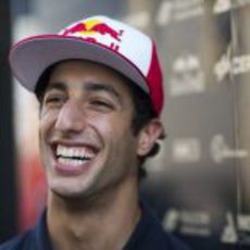 Daniel Ricciardo, sonriente en Abu Dabi