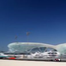 Daniel Ricciardo en el último sector del Yas Marina