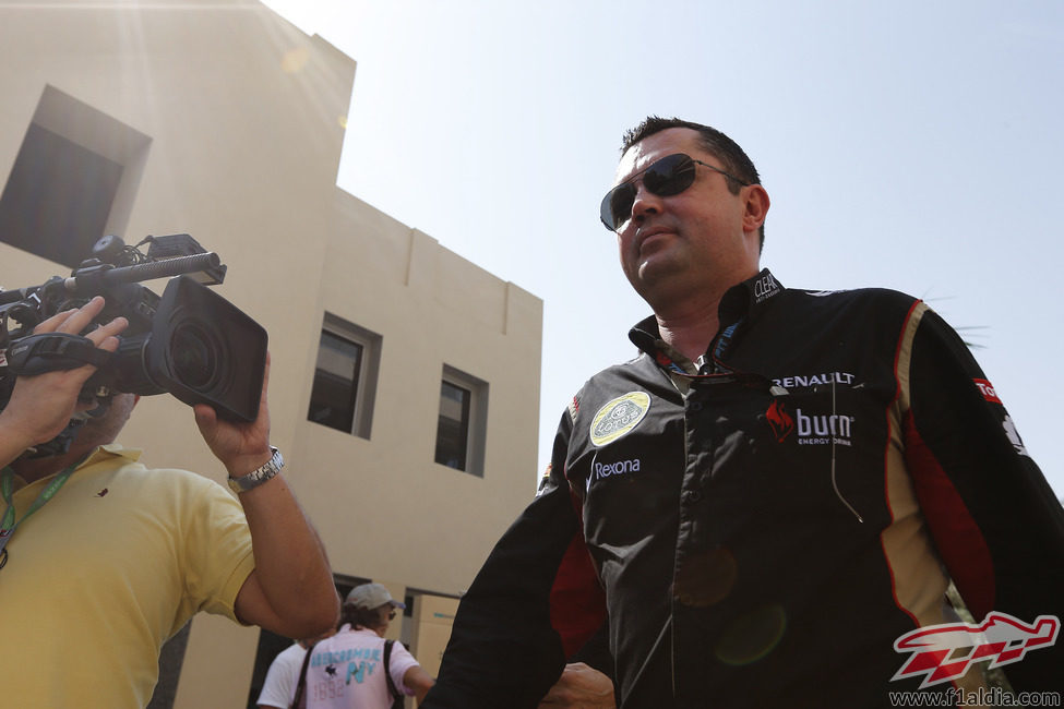 Eric Boullier levanta expectación en Abu Dabu