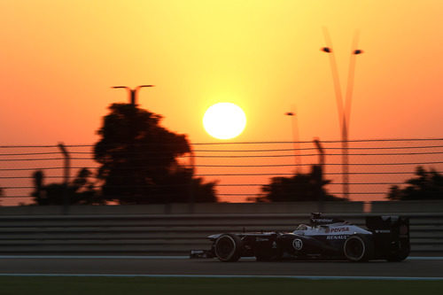 Pastor Maldonado ve como atardece desde su FW35