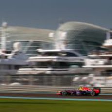 Sebastian Vettel rueda con el neumático medio en los Libres 1