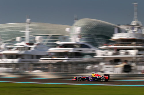 Sebastian Vettel rueda con el neumático medio en los Libres 1