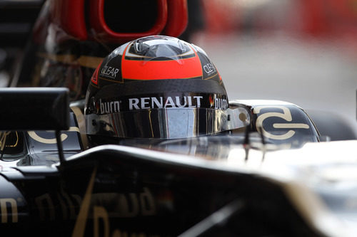 Primer plano de Kimi Räikkönen en el E21