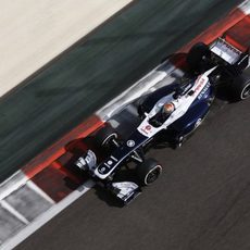 Pastor Maldonado pilota el FW35 en Abu Dabi