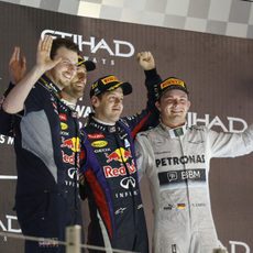 Podio de Abu Dabi con Vettel, Webber y Rosberg