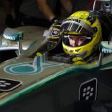 Nico Rosberg en su Mercedes antes de salir a la pista